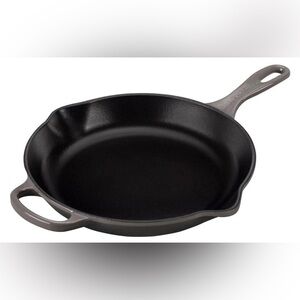 Le Creuset 9 Inch Enamel Cast Iron Skillet - Oyster